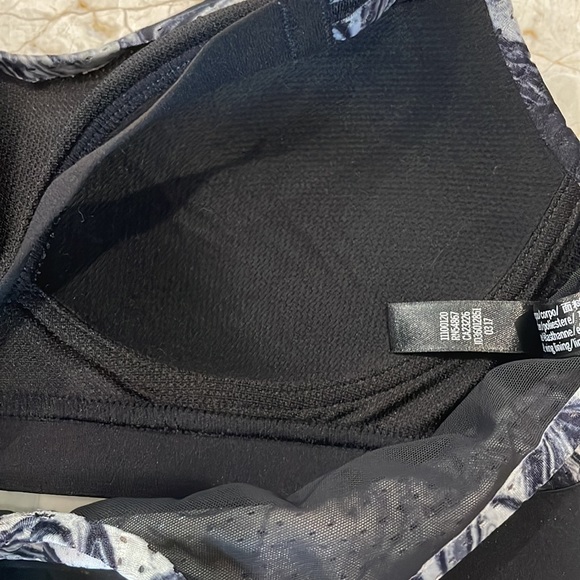 Victoria Sport Bra by Victoria’s Secret - Picture 5 of 6